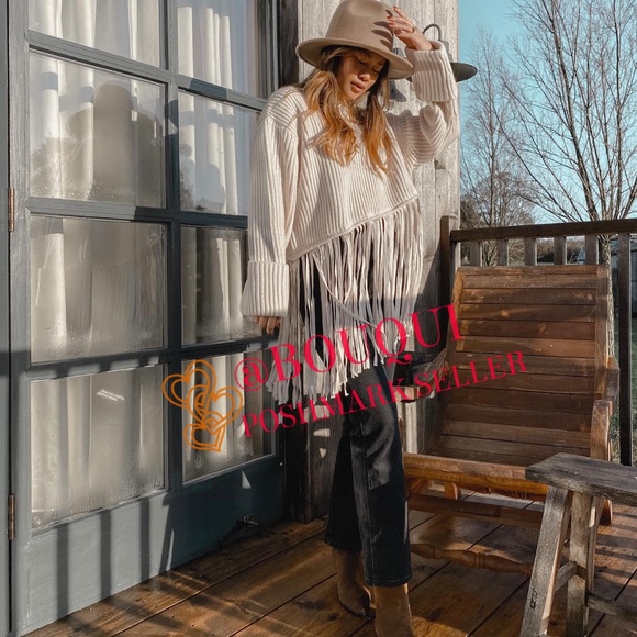 BLOGGERS FAV ZARA FRINGE OVERSIZED SWEATER - Picture 3 of 12